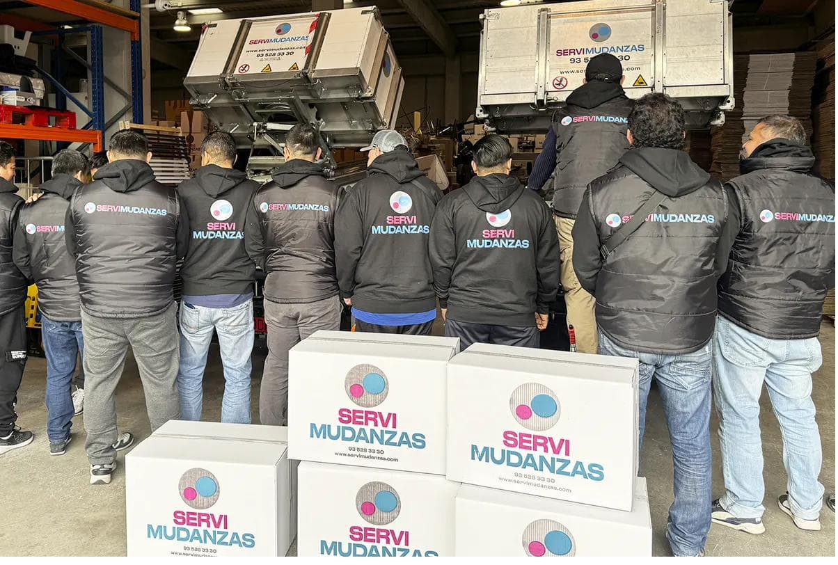 Embalaje de cajas en una mudanza en el barrio de Congost, Granollers