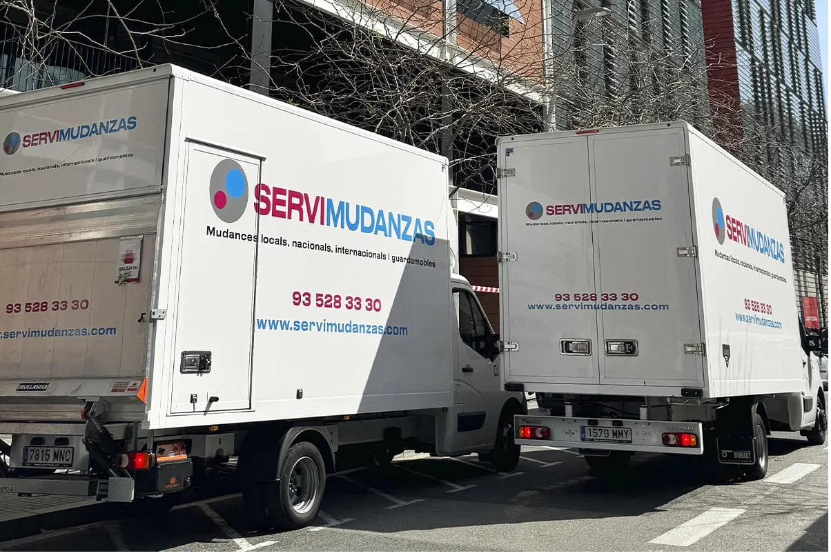 Furgonetas y camión de Servimudanzas para mudanzas en Granollers